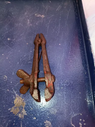 Morsa de mão antiga