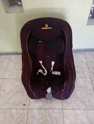 Vendo cadeiras para carro para criança