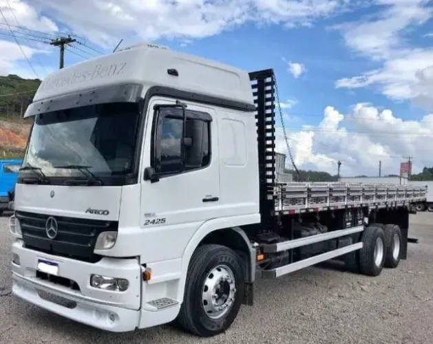 Mb atego 2425 2011 Carroceria