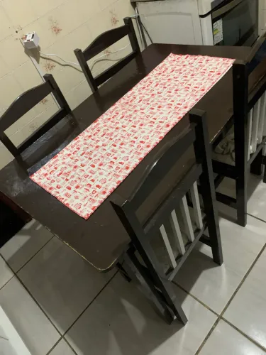 Mesa de Jantar com 4 Cadeiras - Madeira - Ótimo Estado
