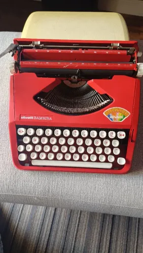 Máquina de escrever Bambina.