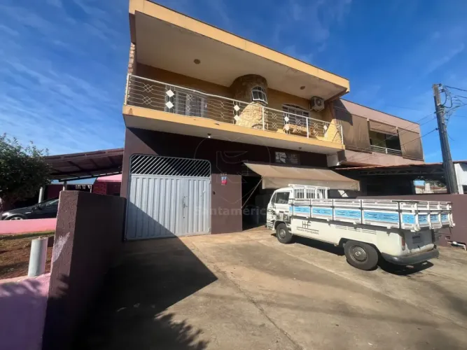 Casa sobreloja com 3 quartos para alugar na Zona Norte de Londrina