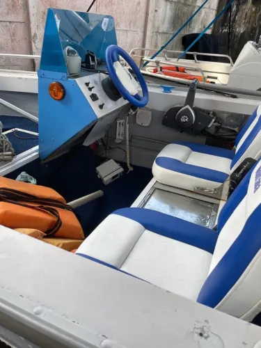 BARCO DE PESCA À VENDA - R$ 35.000
