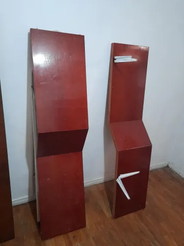 Vendo 2 prateleiras madeira a 100 reais cada