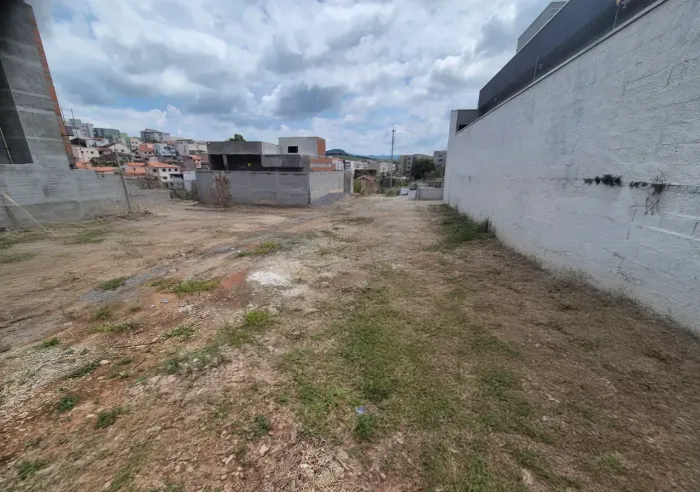 Imóvel para venda com 200 metros quadrados em Vale Santo Antônio - Pouso Alegre - MG