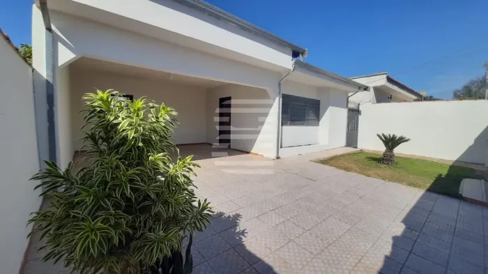 Casa para venda no Jardim Santana, 4 quartos, 2 banheiros, quintal, 4 Vagas