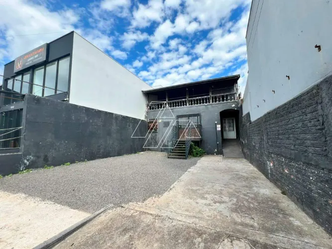 Locação: Casa Comercial de Destaque com 5 Vagas de Garagem no Parque São Jorge (Zona Sul)