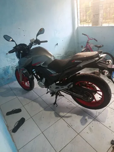 Vendo cb Twister 250 