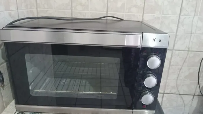Forno elétrico, cafeteira e crepeira