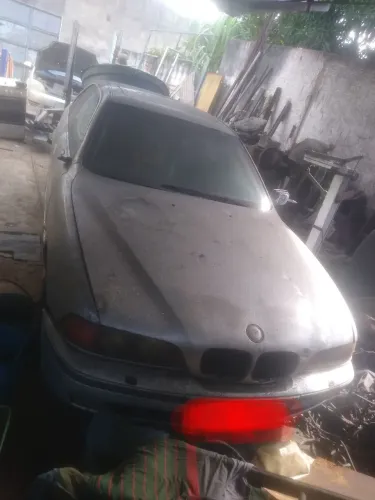 BMW 540i blindada