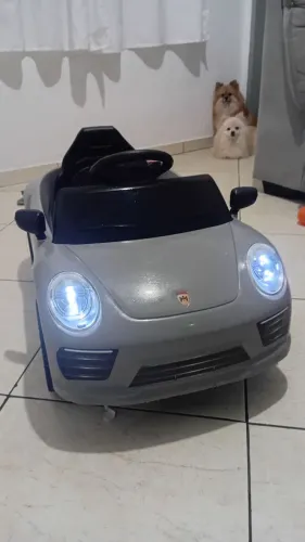 Carrinho elétrico infantil