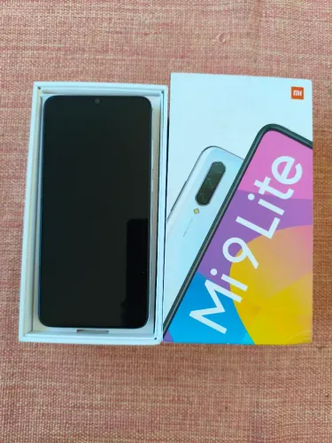 Celular Mi 9 lite Branco 