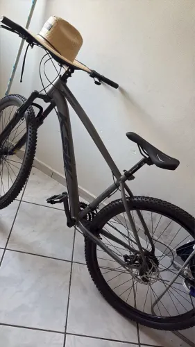 Bicicleta KSW aro 29 - alumínio - Shimano 24v - freio a disco