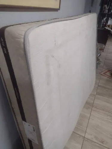 Colchão Casal Molas Ensacadas 1.88x1.38 usado Vem Conservado