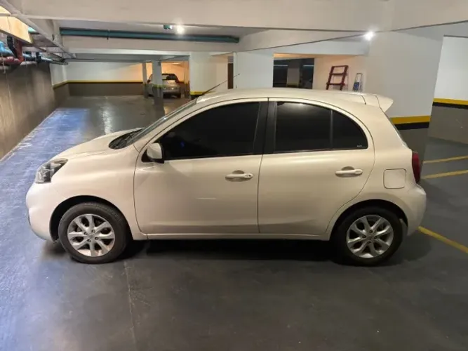Nissan March SV 1.6 16V Flex Fuel 2015