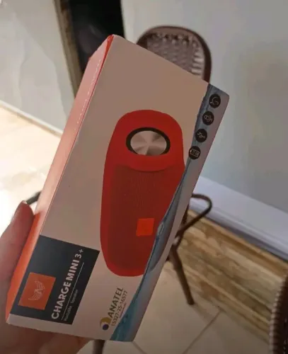 Caixa de som portátil com Bluetooth