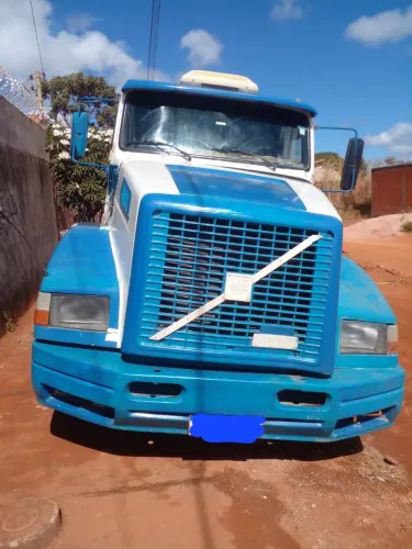 Vende-se Caminhão Cavalo Mecânico 4x2 - Ano 1994