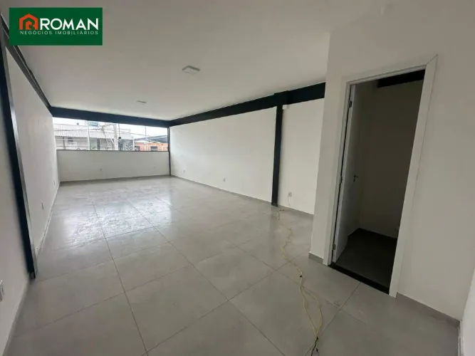 Sala Comercial no Bairro Novo Portinho, Cabo Frio/RJ.