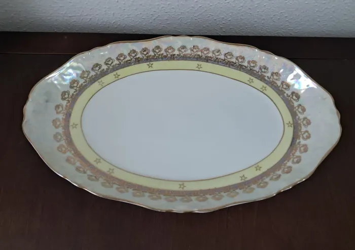Travessa porcelana Real perolada anos 60