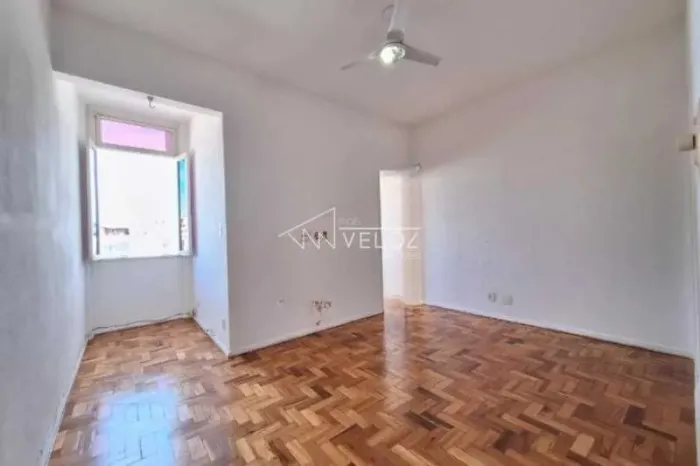 Apartamento - / Residencial / Catete