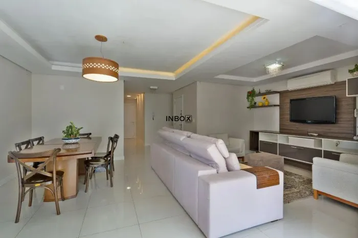 INBOX CIA IMOBILIARIA VENDE -LINDA E AMPLA CASA NO BAIRRO SÃO ROQUE
