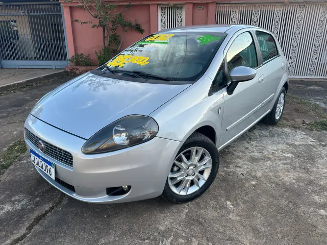 Fiat Punto Attractive Italia 1.4 F.flex 8V 5P 2012
