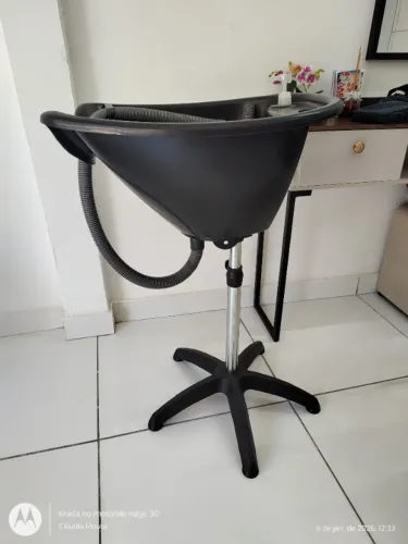 Lavatório portátil semi-novo R$ 140,00