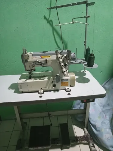 Desapego à Máquina de Costura Galoneira.