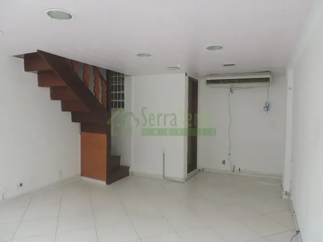 CENTRO ( EXCELENTE LOJA NO EDIFÍCIO MARCHESE )