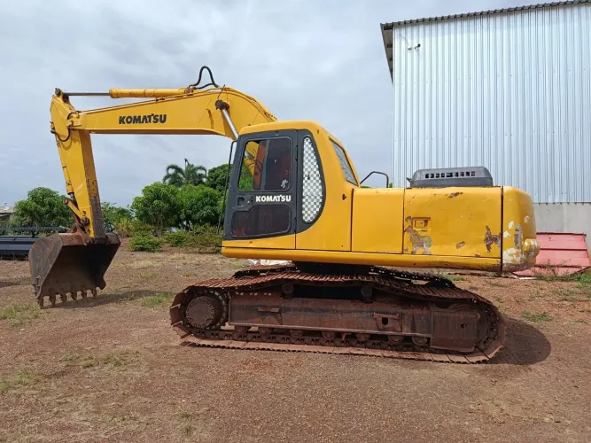 Escavadeira Komatsu PC200 /6b