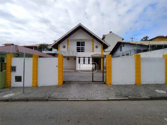 Casa com 3 dormitórios para alugar, 150 m² por R$ 4.137,70/mês - Jardim Atlântico - Floria