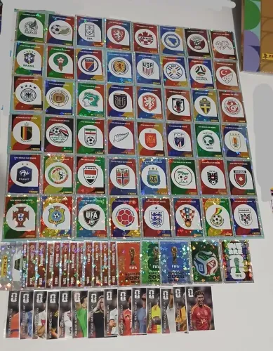 Album ouro completo com 994 figurinhas pra colar