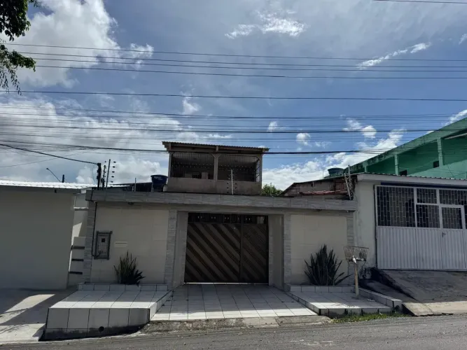 Casa Duplex no Novo Aleixo