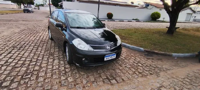 Nissan Tiida SL 1.8/1.8 Flex 16V Aut. 2012