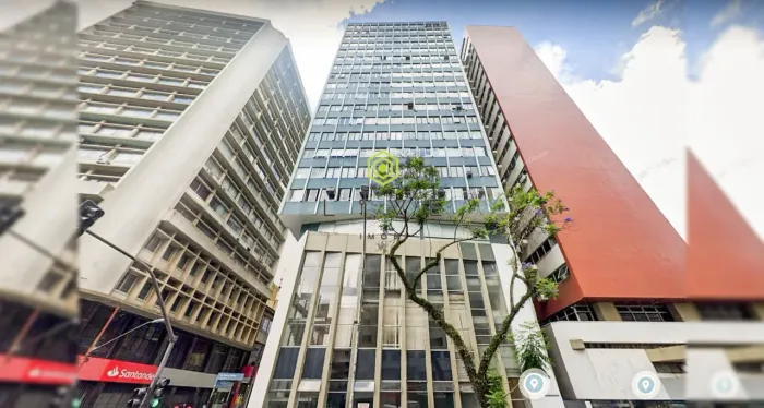 Sala Comercial no Edifício Bradesco, muito bem localizada e com vista para a Marechal Deod