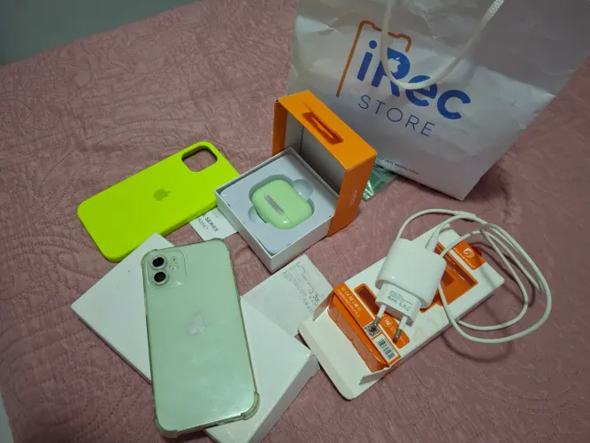 Celular IPHONE 12