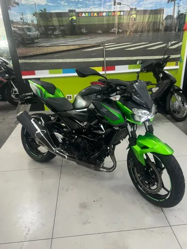 KAWASAKI Z400