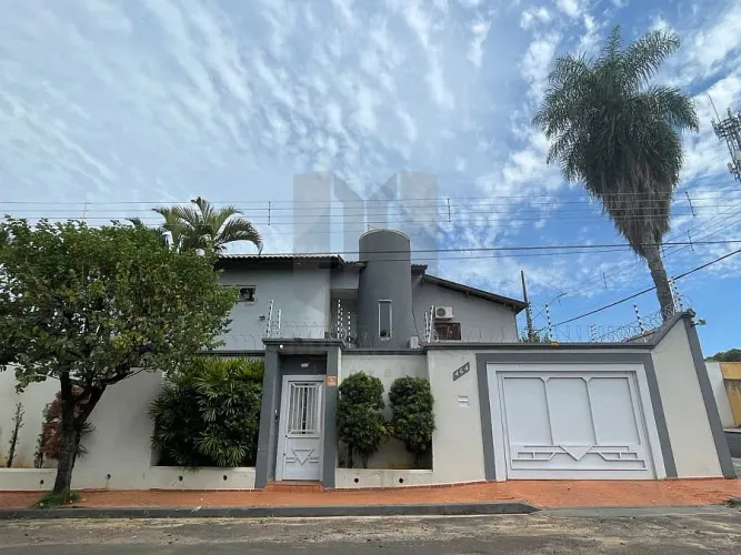 Casa com 3 Quarto(s) e 1 banheiro(s) para Alugar, 550 m² por R$ 5000 / Mês