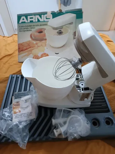 Batedeira planetária Arno