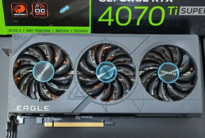 RTX 4070 TI Super 16gb EAGLE OC Gigabyte (Estado de nova + NFe Garantia)