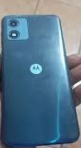Vendo moto e 13 funciona com tela trincada