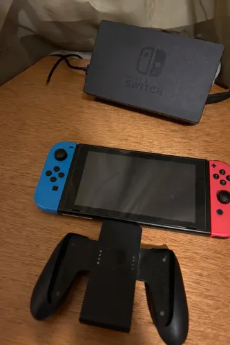 Nintendo Switch + case