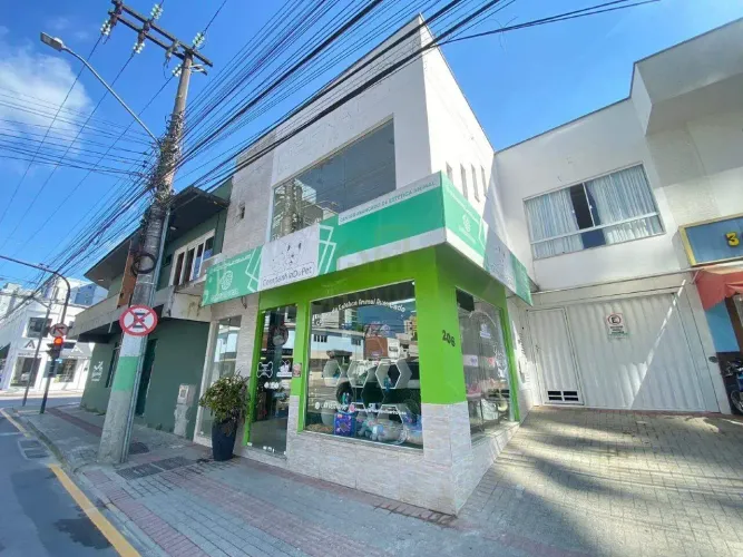 Sala comercial com 30m² no Centro de Brusque!!!