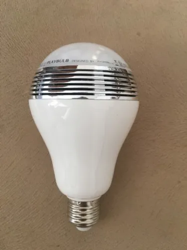 Caixa de som e lâmpada LED - PLAYBULB