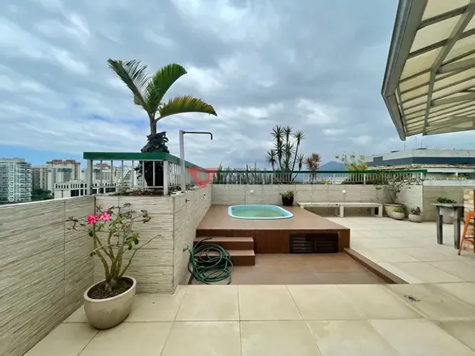 Cobertura à venda na Barra da Tijuca: 270m², 4 quartos