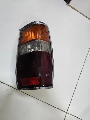 Mitsubishi l200 92 a 03 lanterna traseira original