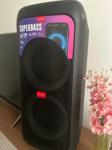 Vendo caixa ainda na garantia da aiwa alta potência