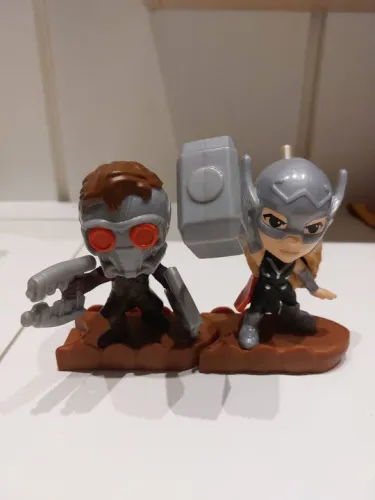 Bonecos Star Lord e Thor LoveColeção Marvel para McDonald's 2022