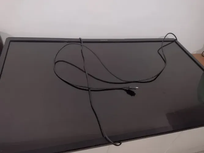 TV Philips 43 polegadas (NÃO É SMART)