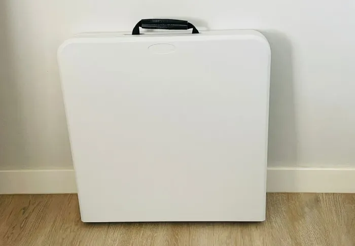 Mesa NOVA Dobrável Branca 1,22m vira maleta